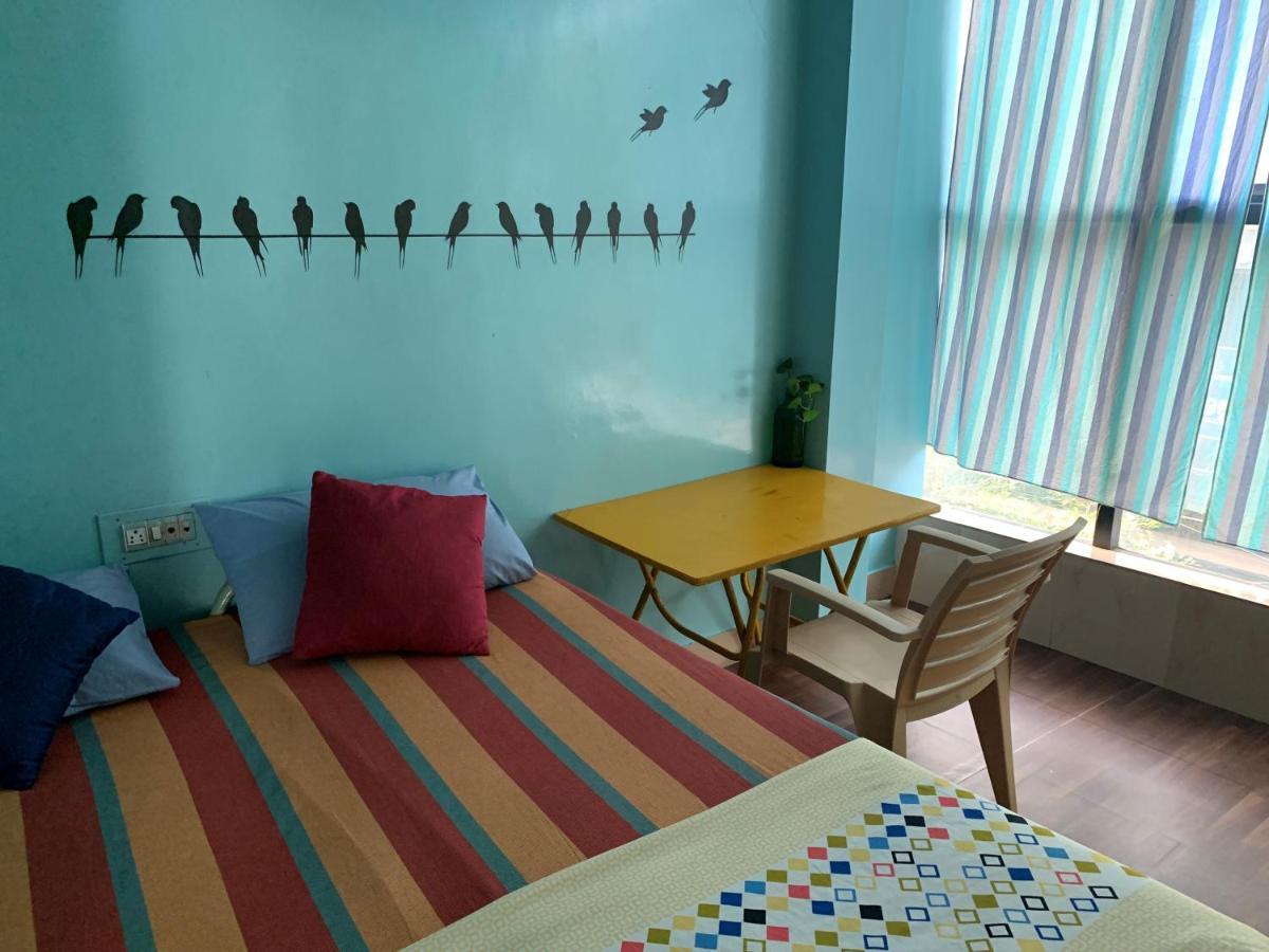 The Little Blue Window Hostel Bangalore Eksteriør bilde